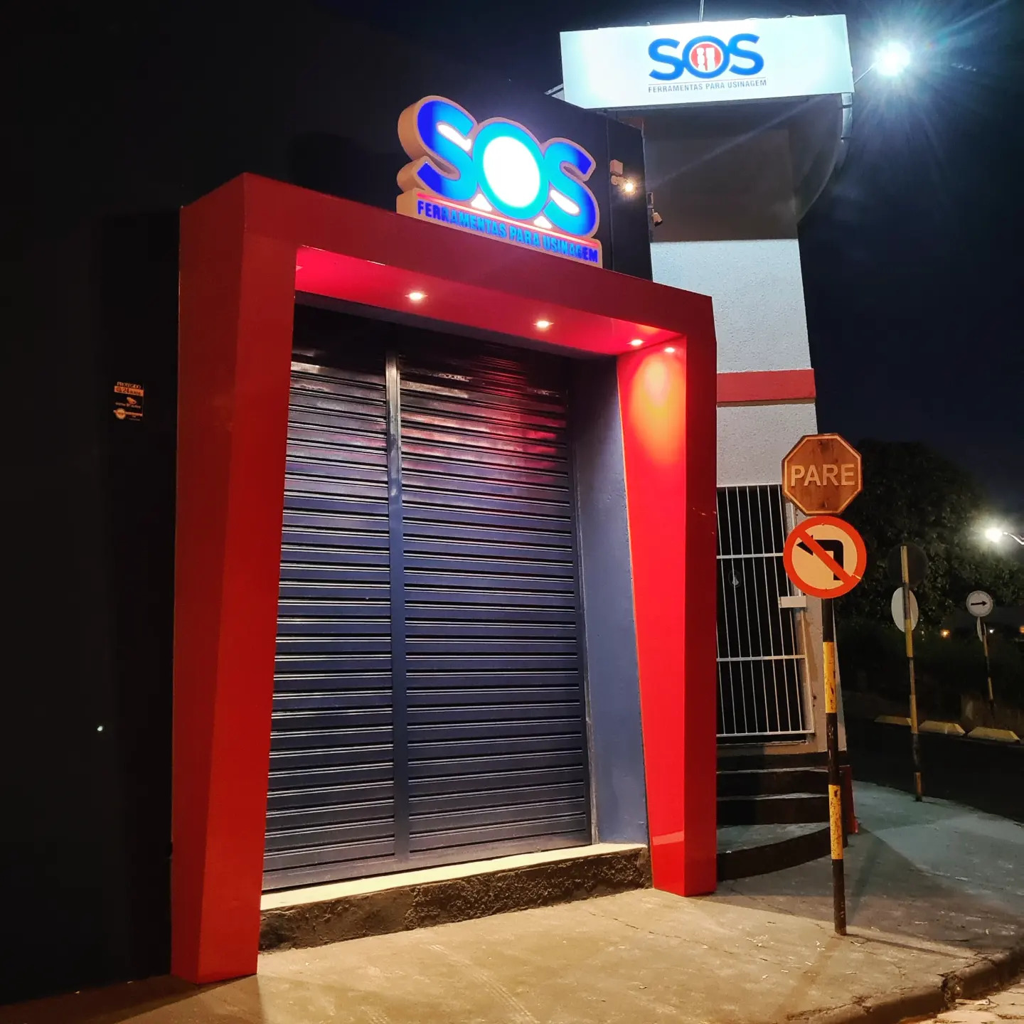 Letreiro Luminoso SOS